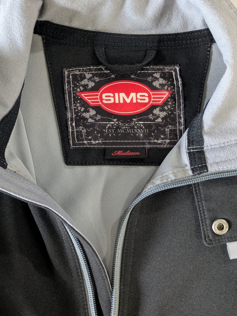 SIMS Women’s Medium Softshell Bomber Jacket Black Grey Ribbed Trim Zip Up Y2K - Picture 5 of 8